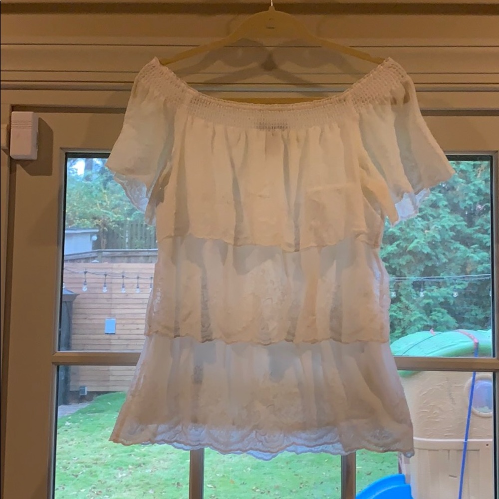 WHBM Beautiful Ruffle Top